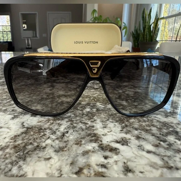 Louis Vuitton | Accessories | Vintage Louis Vuitton Black  display picture 3